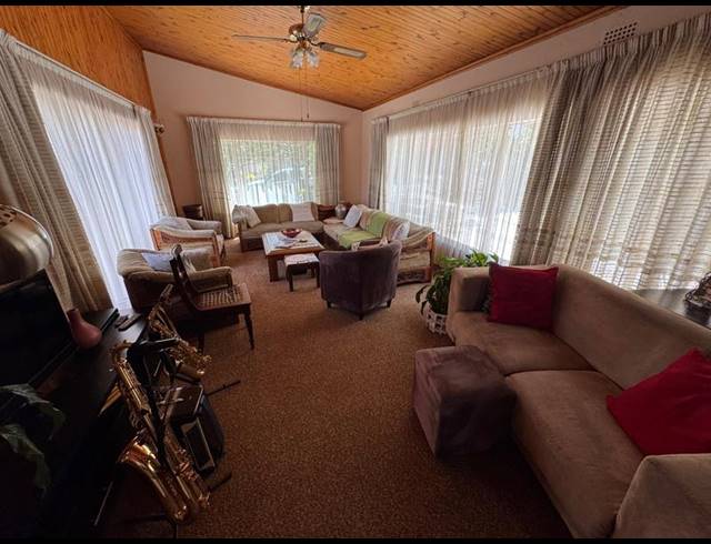 3 BEDROOM HOUSE FOR SALE IN BIRCH ACRES